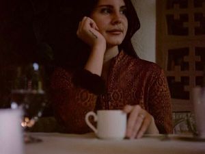 Video: Diam-diam Lana Del Rey Nikah