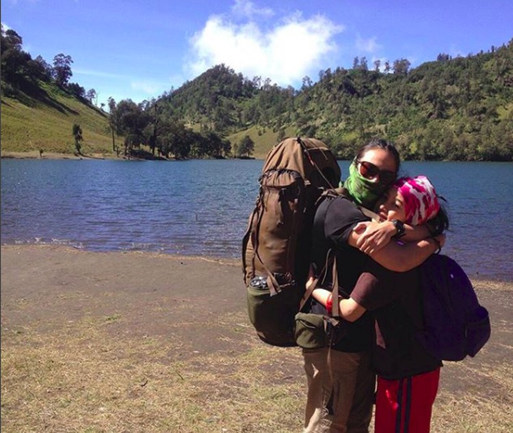 Momen Bahagia Keluarga Ine Febrianti yang Jarang Terekspos