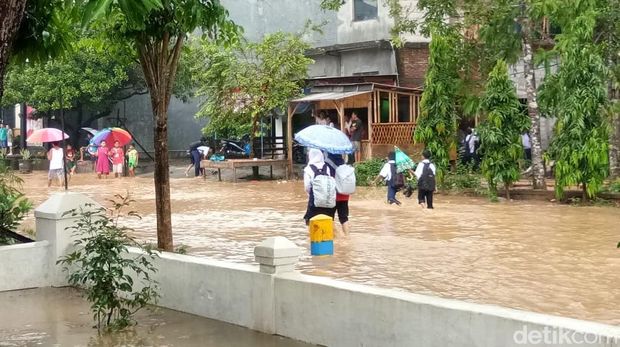 Banjir, Akses Jalan Nasional Trenggalek-Pacitan Tersendat