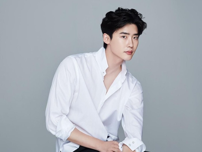 Lee Jong Suk