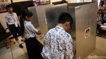 Antusiasme Siswa SD Saat Simulasi Mencoblos
