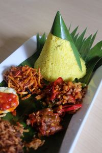 Menu khas Indonesia seperti nasi tumpeng juga menjadi menu andalan Restoran Panda 