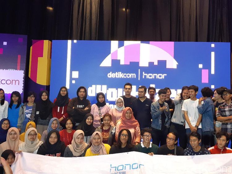 Keseruan Belajar Desain Kreatif di dYouthizen Goes to Campus