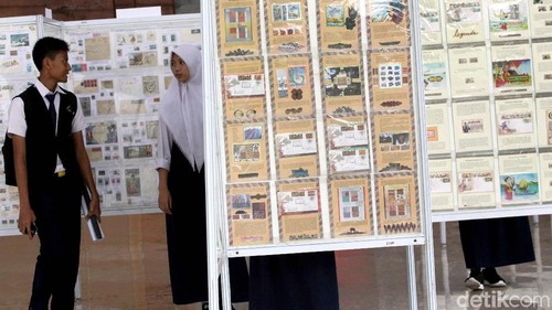 Tanggal 10 November masyarakat Indonesia memperingati Hari Pahlawan. Untuk menyambutnya DPR menggelar pameran perangko untuk umum.