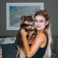 Dengan bentuk tubuh yang lebih seksi, Karina pun mulai kebanjiran follower di Instagram. Foto: Instagram @karinairby