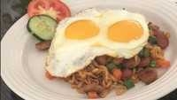 Wah, ternyata mie goreng adalah makanan kesukaan Miyabi. Dok. Instagram/maria.ozawa