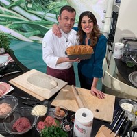 Elisa juga aktif di Instagram dan kerap membagikan berbagai aktivitasnya termasuk saat dirinya membawakan acara televisi. Foto: Instagram @elisaisoardi