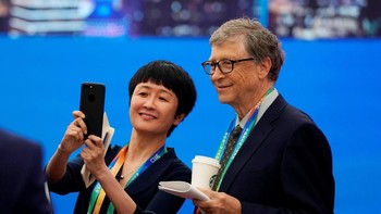 Serta menjadi sasaran selfie. Foto: Getty Images
