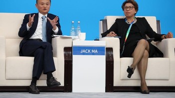 Dalam salah satu event, Ma berbicara mengenai keprihatinannya terhadap perang dagang antara AS dan China. Perang dagang adalah hal terbodoh di dunia ini. Perdagangan adalah untuk kedamaian, untuk berkomunikasi, kata orang terkaya China ini. Foto: Getty Images