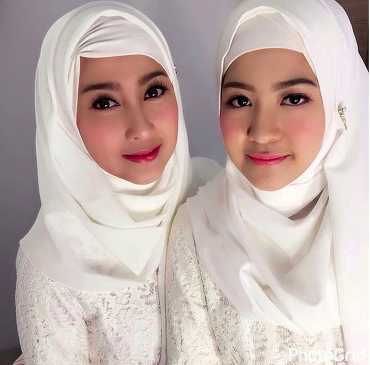 7 Momen Manis Desy Ratnasari dengan Anak