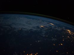 Foto Memukau Planet Bumi Dilihat dari Antariksa