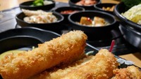 Mozzarella stick ini punya tekstur yang unik, bagian luarnya renyah namun dalamnya lembut dan meleleh. Dijamin bisa membelai lidah, apalagi rasanya juga gurih enak. Foto : instagram @stepiigm
