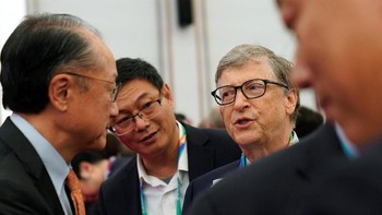 Ada banyak hal yang bisa kupelajari dari Bill Gates. Aku memang takkan pernah menjadi sekaya dia, tapi satu hal yang bisa kulakukan dengan lebih baik adalah pensiun lebih awal, kata Jack Ma kepada Bloomberg. Foto: Getty Images