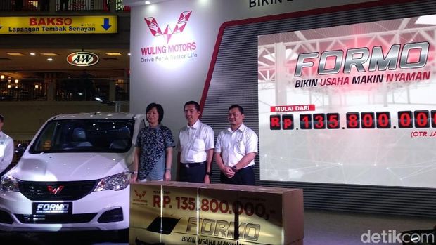 Harga yang ditawarkan untuk Wuling Formo mulai Rp 135,8 juta On The Road Jakarta.