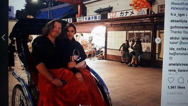 Amel Alvi dan bule Amerika.