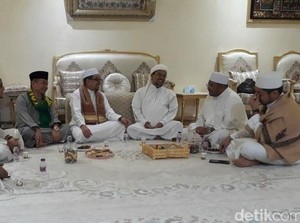 Gaya Kulineran Pria Terseksi di Dunia Hingga Habieb Rizieq