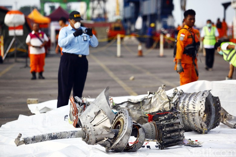KNKT Ungkap Runutan Masalah Lion Air PK-LQP Hingga Jatuh di Karawang KNKT Ungkap Runutan Masalah Lion Air PK-LQP Hingga Jatuh di Karawang