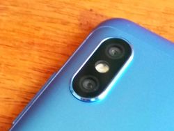 Unboxing Redmi Note 6 Pro, Ponsel Empat Kamera Pertama Xiaomi