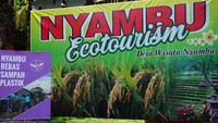 Untuk menjaga keasrian desa, para pemuda setempat menggalang gerakan Desa Nyambu Bebas Sampah Plastik. Gerakan ini termasuk mengelola sampah plastik menjadi produk yang bernilai ekonomis. (Wahyu/detikTravel)