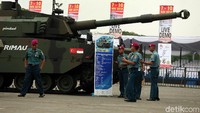 Kementerian Pertahanan bekerjasama dengan PT Napindo Media Ashatama untuk kedelapan kalinya menyelenggarakan pameran internasional bidang teknologi industri pertahanan tiga matra yakni Indo Defence 2018. Tank harimau dipamerkan di Indo Defence 2018 Ekspo & Forum. Tank tersebut dibuat oleh Pindad yang bekerjasama dengan FNSS Turky.