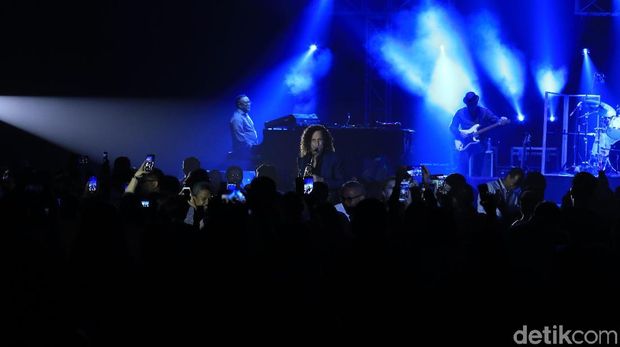 Bernostalgia di Konser Kenny G