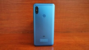 Baterainya berkapasitas 4.000 mAh. Foto: Adi Fida Rahman/detikINET