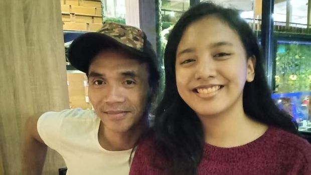 Download Gratis Gambar Kaka Slank Dan Akte Lahir Anak Dalam Bentuk Tato Terbaru oleh Kata Cinta