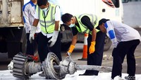 Turbin bisa diangkat dari dasar laut dengan kedalaman 30 meter menggunakan air lifting bag (balon pengangkat) di titik sekitar jatuhnya pesawat Lion Air PK-LQP.