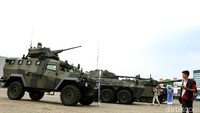 Pindad juga memajang panser Komodo dan Badak di pameran industri pertahanan tersebut.