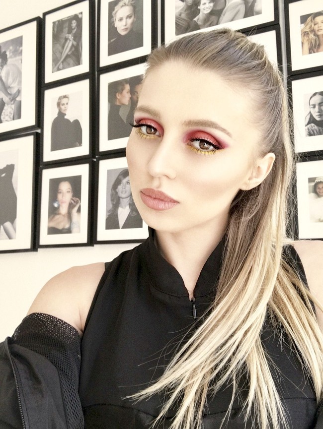 Wanita cantik itu mengingat ia pernah diminta menjadi pacarnya namun Justyna menolak dengan alasan sudah punya pacar dan Mohammed sendiri sudah punya tunangan. Sejak pertemuan pertama mereka, Mohammed dan Justyna pun sering bertemu di berbagai kesempatan. Foto: Blog Jusmonde