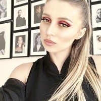 Wanita cantik itu mengingat ia pernah diminta menjadi pacarnya namun Justyna menolak dengan alasan sudah punya pacar dan Mohammed sendiri sudah punya tunangan. Sejak pertemuan pertama mereka, Mohammed dan Justyna pun sering bertemu di berbagai kesempatan. Foto: Blog Jusmonde