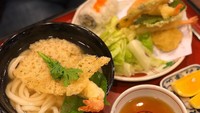 Bukan makanan Korea, melainkan beragam makanan enak dari Negeri Sakura. Ada udon dengan tempura yang enak.  Foto: Instagram @jung_insun.gram