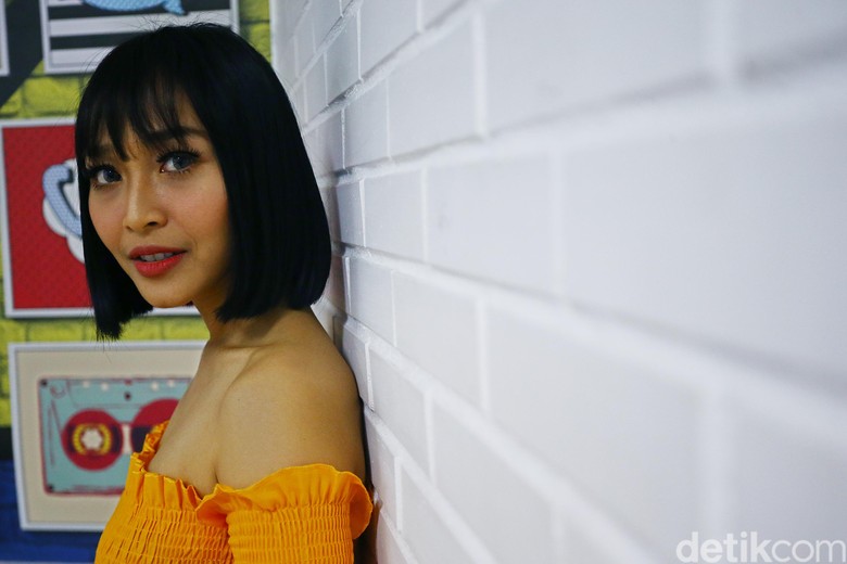 Cuti Panjang Melahirkan, Rinni Wulandari Dipulihkan oleh Musik Cuti Panjang Melahirkan, Rinni Wulandari Dipulihkan oleh Musik