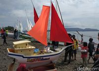 Rebo Wekasan, Warga Banyuwangi Ramai-ramai Gelar Petik Laut