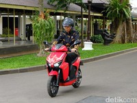 Berita Populer: Mobil BMW untuk RI 1, Jokowi Naksir Motor Gesits
