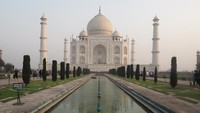 India punya banyak destinasi eksotis yang sering dijadikan sebagai background buat meeting Zoom. Salah satunya, Taj Mahal yang sudah amat termasyhur ini. (Asri Vernon/dTraveler)