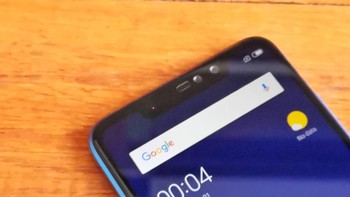 Pada bagian notch terdapat kamera berukuran 20 MP dan 2 MP. Foto: Adi Fida Rahman/detikINET