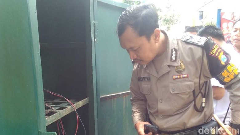 Dua Traffic Light di Lamongan Mati, Ternyata Baterainya Dicuri Dua Traffic Light di Lamongan Mati, Ternyata Baterainya Dicuri