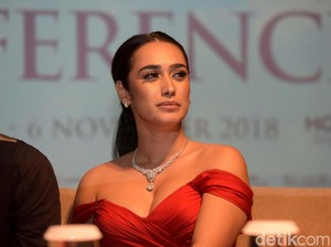 Hanum & Rangga Bawa Alexandra Gottardo Tampil Berhijab
