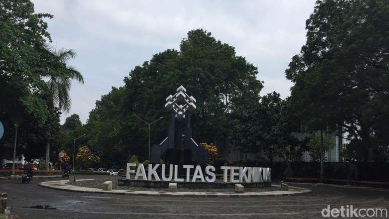 Dekan Teknik UGM Sayangkan Persma Tulis Soal Perkosaan Mahasiswi Dekan Teknik UGM Sayangkan Persma Tulis Soal Perkosaan Mahasiswi