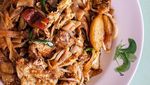 Pakai Udang dan Fish Cake, Ini Char Kway Teow Khas Singapura yang Enak