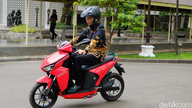 Berita Populer: Mobil BMW untuk RI 1, Jokowi Naksir Motor Gesits