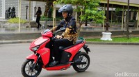 Mungkin sebuah sejarah buat Gesits. Bulan November 2018 ini Gesits dijajal langsung oleh Presiden Joko Widodo. (Andhika-detikcom)
