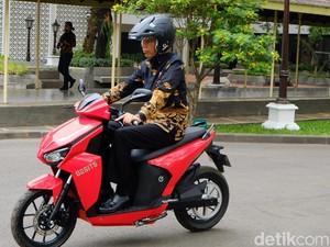 Jokowi Mendadak Otomotif