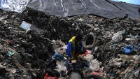 Untuk memaksimalkan hasil gas metana dan tersalurkan dengan baik melalui pipa menuju sumur gas.