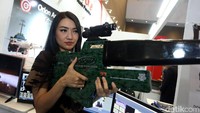 Pada pameran yang dibuka Wakil Presiden Jusuf Kalla (JK) ini, sejumlah produk industri pertahanan dipamerkan.