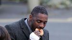 Ini Gaya Ngopi Idris Elba, Aktor yang Dinobatkan Sebagai Pria Terseksi di Dunia