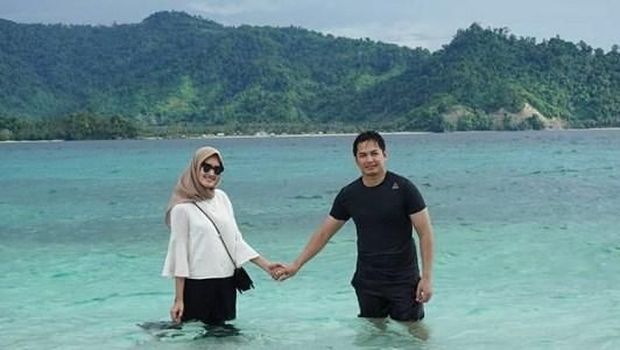 Tommy Kurniawan dan istri.