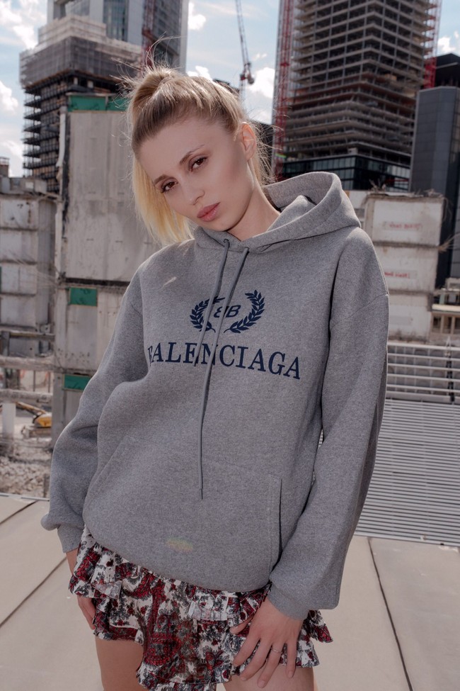 Pengakuan Justyna Monde ini pun cukup mengejutkan mengingat Mohammed Hadid diketahui telah bertunangan dengan Shiva Safai selama lima tahun terakhir. Foto: Blog Jusmonde