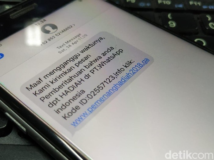 Modus penipuan melalui layanan SMS.
